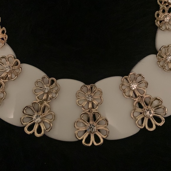 NWOT Macy’s Statement necklace - Picture 4 of 6